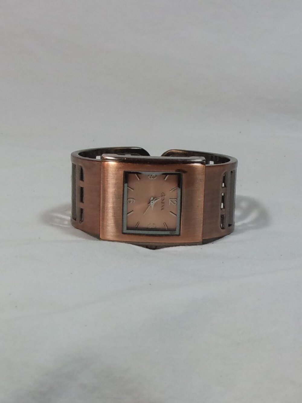 GENEVA WOMEN'S BRACELET WATCH-SQUARE FACE-WORKS
